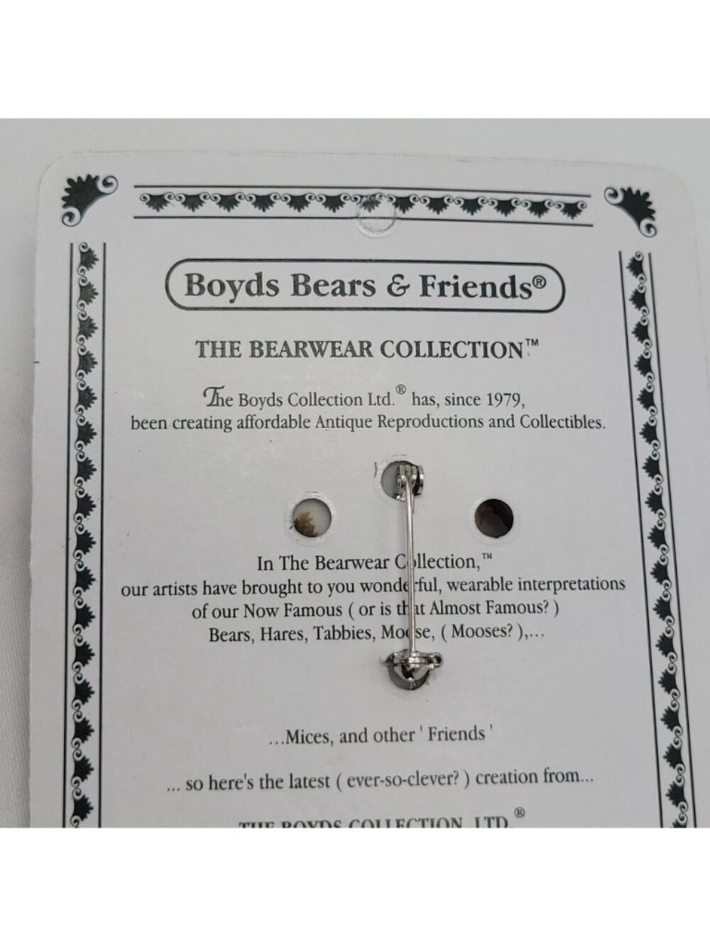 Boyds Bears & Friends 2002 Molly B. Berriweather Bearwear Pin Badge - Picture 2 of 8